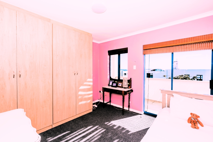 4 Bedroom Property for Sale in Paradise Beach Western Cape